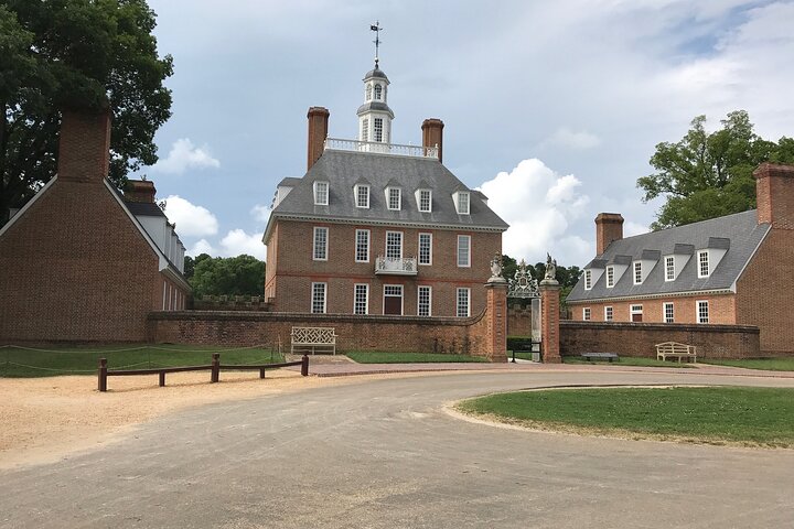 Private Guided Ghost Tour in Williamsburg