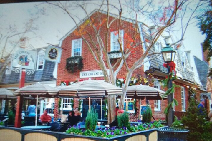 Guided Colonial Christmas Tour in Williamsburg
